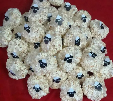 تزیین پفیلا شب یلدا
